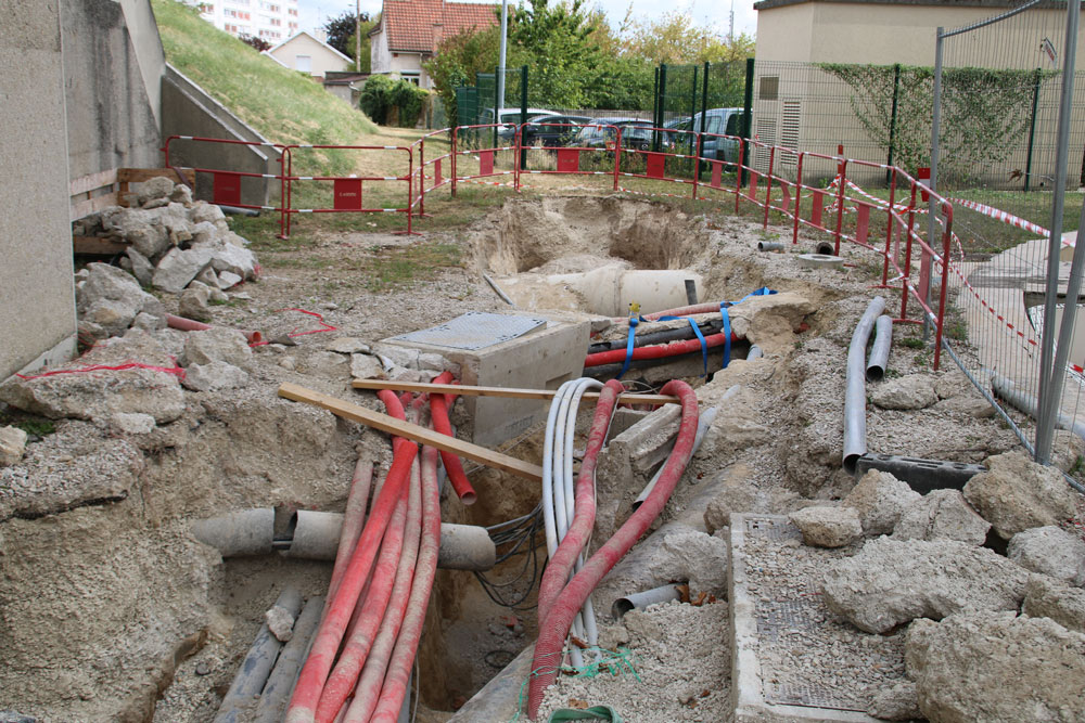 Travaux devant la station de reprise